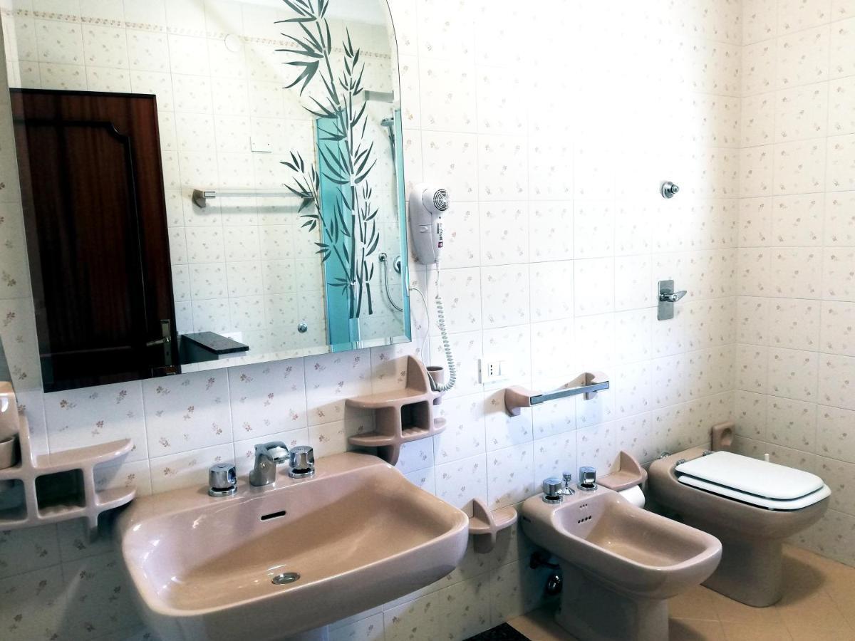 A Due Passi Dal Molino Apartment Валдериче Екстериор снимка